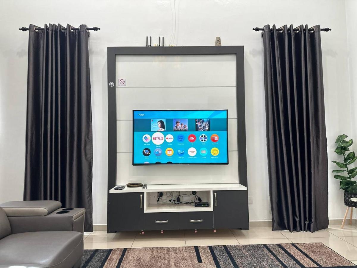Bandar Melaka Family Bungalow Private Pool Bbq Wifi Netflix Екстер'єр фото