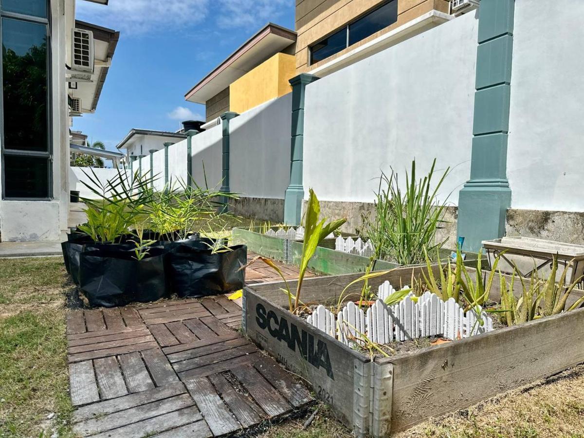 Bandar Melaka Family Bungalow Private Pool Bbq Wifi Netflix Екстер'єр фото
