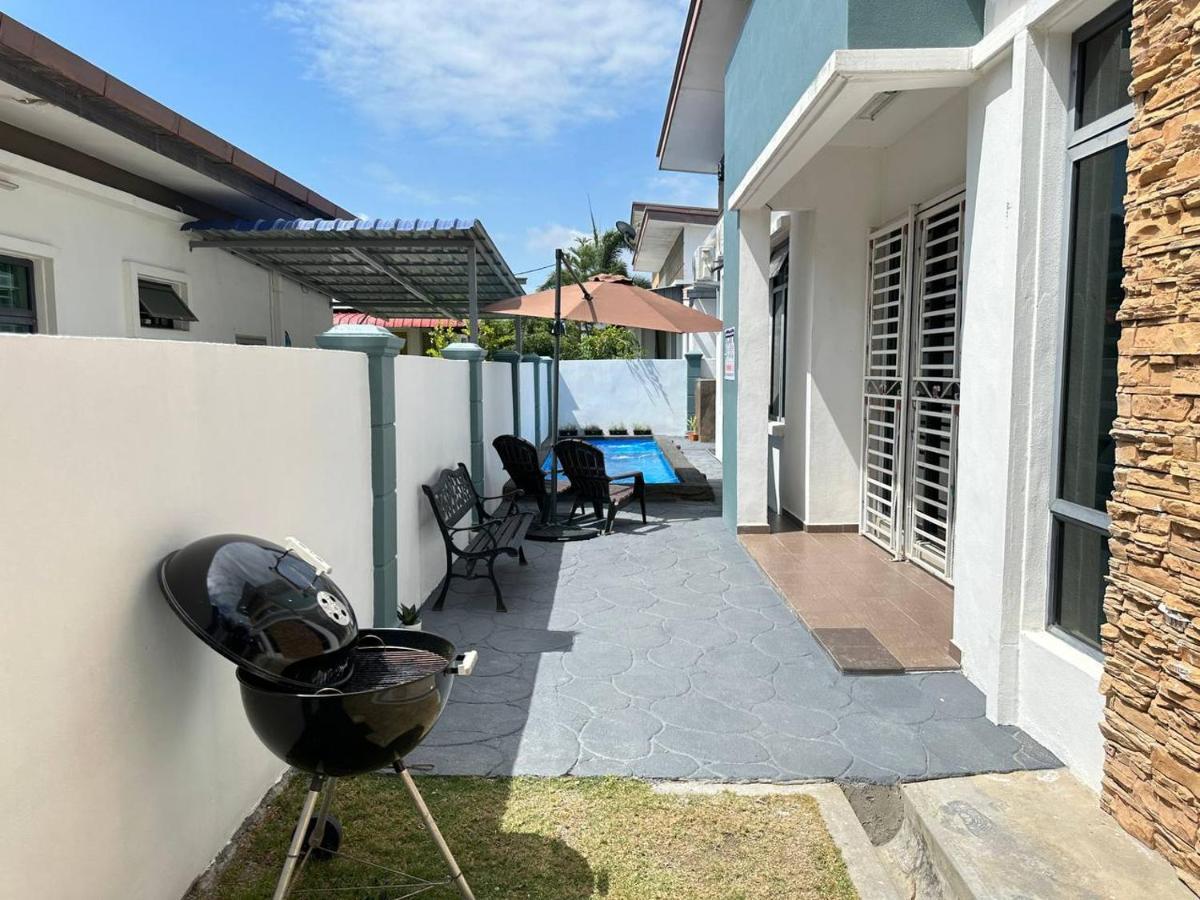Bandar Melaka Family Bungalow Private Pool Bbq Wifi Netflix Екстер'єр фото