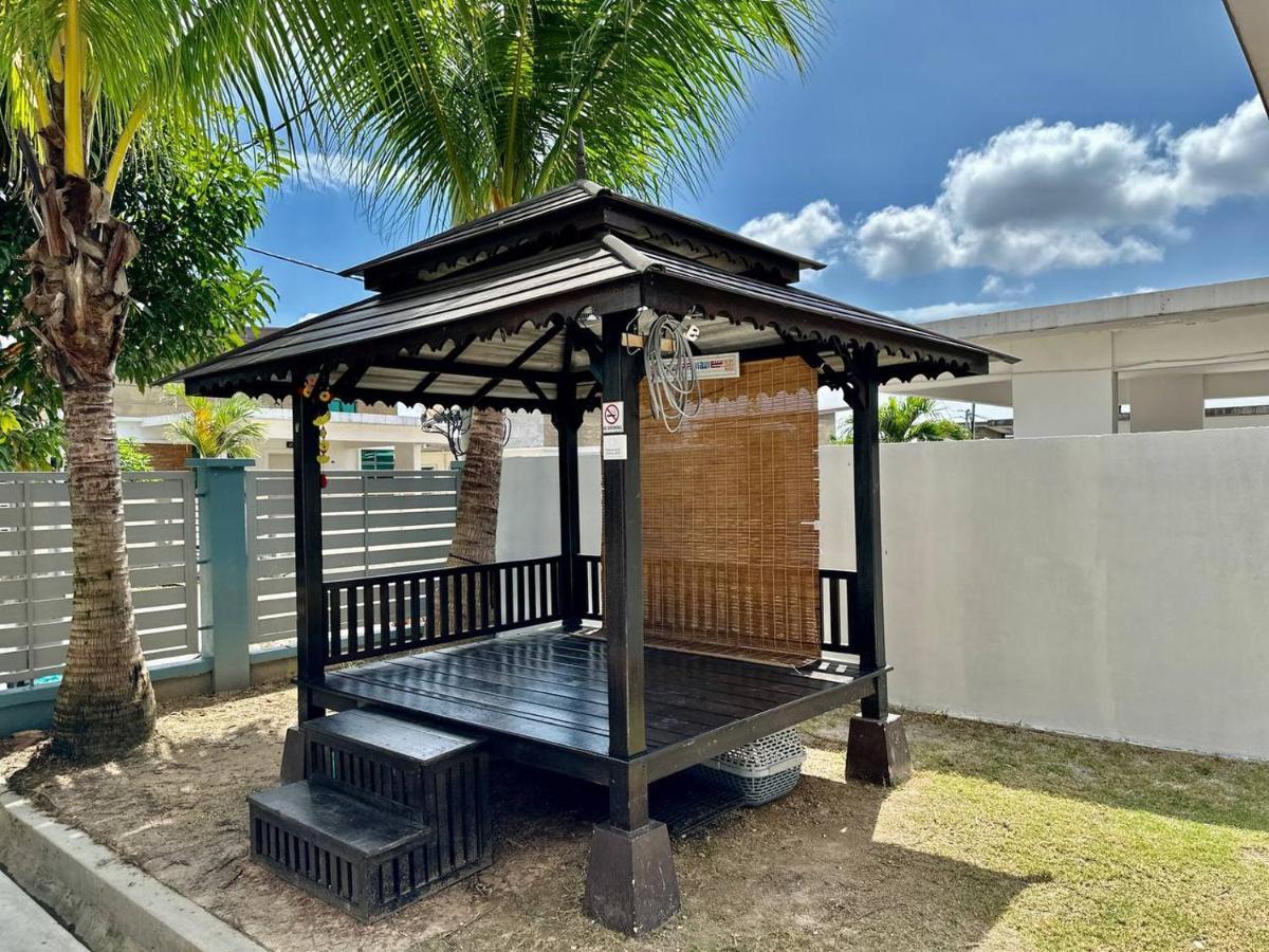 Bandar Melaka Family Bungalow Private Pool Bbq Wifi Netflix Екстер'єр фото